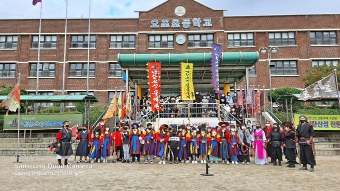 광주시가 지역주민들의 다양한 지역의 고유한 교육자원을 발굴해 찾아가는 체험형 마을 교육프로그램’을 운영하고 있다.(사진=광주시 제공)