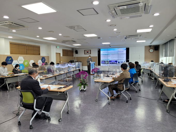고양시가 지난 5일 시청에서 ‘한반도 평화 의료교육 연구센터 타당성조사 및 기본구상’ 연구용역 착수보고회를 가졌다.(사진=고양시 제공)