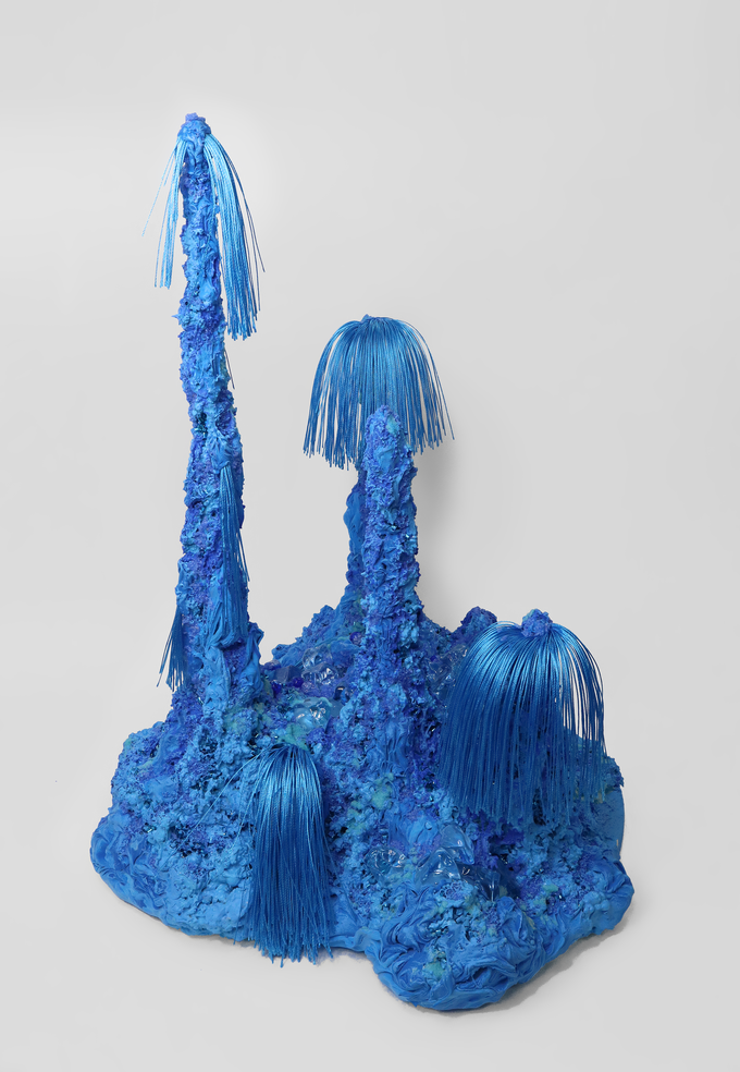 푸른 협곡, 2022, 35x34x39.5cm, 혼합재료. (사진=수원문화재단 제공)
