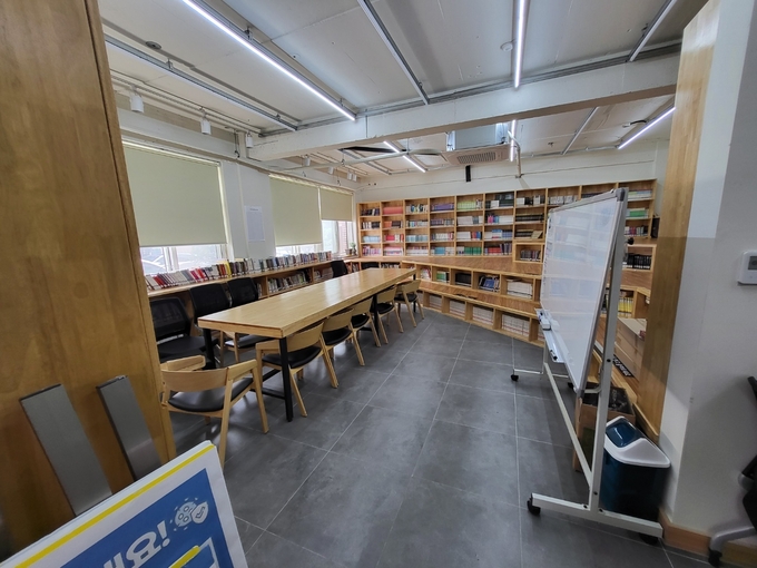 소하중학교 도서관 내부 모습. (사진=이명호 기자)