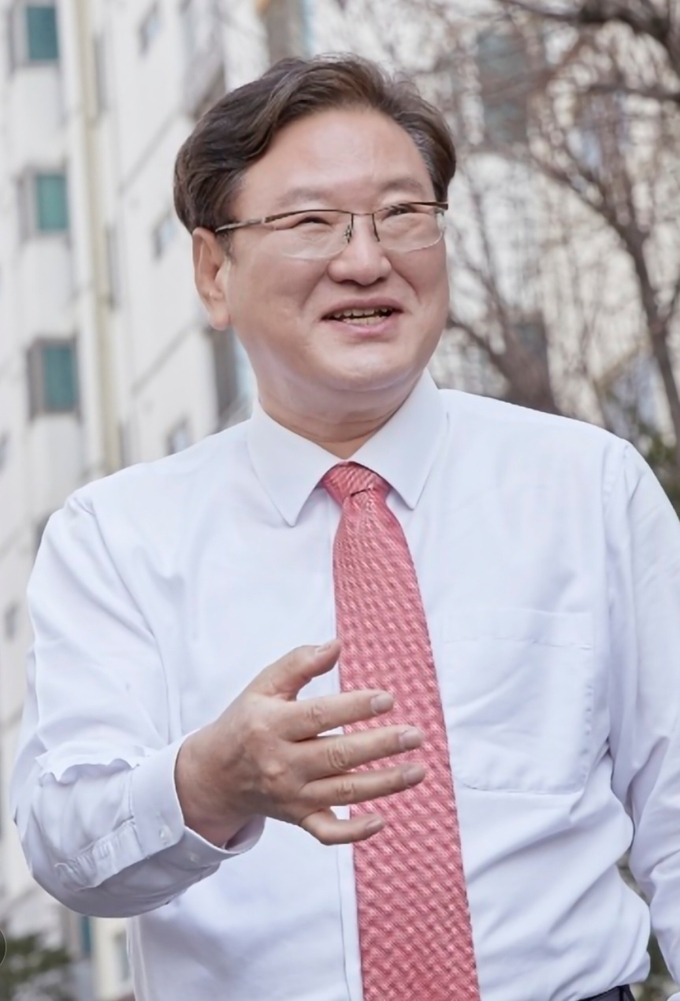이재복 국민의힘 수원특례시장 예비후보가 12일 군공항 이전 부지에 수원경제를 지켜낸 향토기업을 우선 배정하겠다고 약속했다. (사진=본인제공)