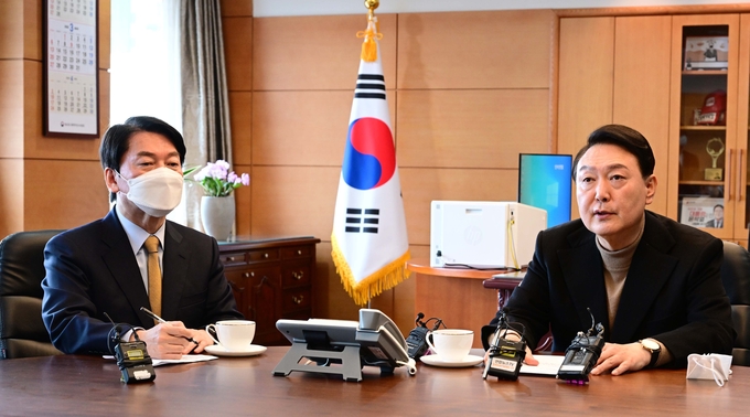 안철수 인수위원장 - 윤석열 대통령 당선인 (사진=연합뉴스 제공)