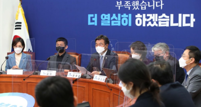더불어민주당 윤호중 비상대책위원장이 지난 달 14일 오전 국회에서 열린 비상대책위원회의에서 발언하고 있다. (사진=연합뉴스 제공)