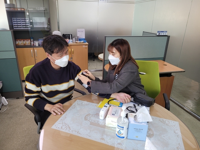 한국철도 수도권광역본부가 중대산업재해 예방을 위한 근로자 맞춤 건강관리를 시행하고 있다.(사진=한국철도 수도권광역본부 제공)