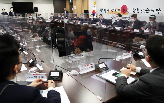 지난 4일 인수위 기획위원회 전체회의에서 발언하는 윤 당선인 (사진=연합뉴스/자료사진)