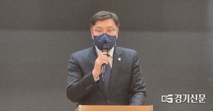 이임하는 연제창 회장이 이임사를 하고 있다. (사진=문석완 기자)