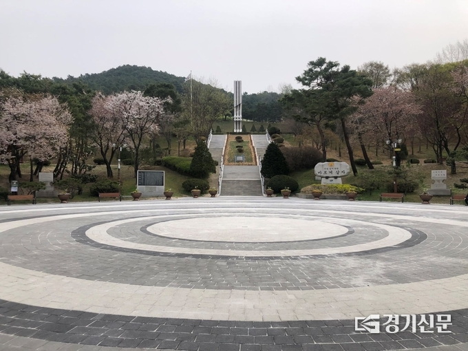 청성역사공원의 깨지고 패였던 블럭이 깨끗하게 정비되었다. (사진=포천시 제공)
