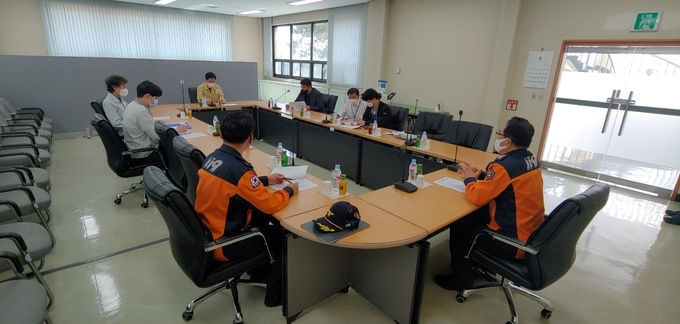 구리시는 관계 기관과 함께 폐기물처리시설의 화재예방과 안전관리를 위한 합동 간담회를 개최했다.(사진=구리시 제공)