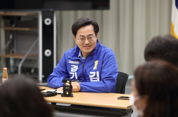 더불어민주당 김동연 경기지사 경선 후보가 22일 의정부시에 위치한 경기도 북부청사에서 기자간담회를 가졌다. (사진=김동연 후보 캠프 제공)