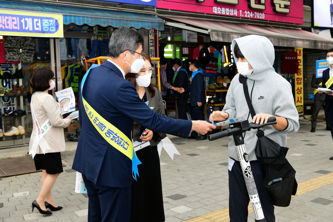 전기통신금융사기 피해예방 및 대포통장 근절 캠페인. (사진=농협중앙회 경기지역본부 제공)