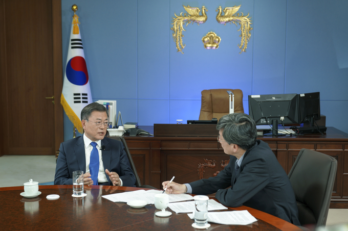 문 대통령, 손석희와 특별 대담 (사진=청와대 제공)