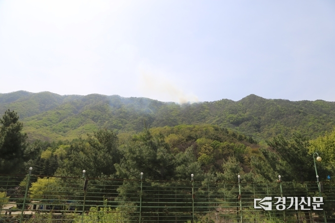 포천시 이동면 노곡리 일대에서 산불이 발생했다. (사진=포천소방서 제공)