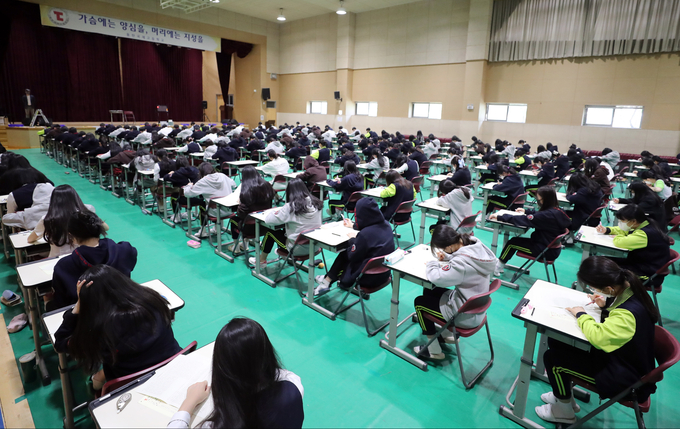 감독 대신 양심으로. (사진=연합뉴스 제공)