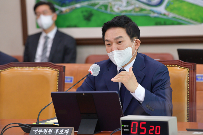 원희룡 국토교통부 장관 후보자가 2일 오전 국회에서 열린 인사청문회에서 의원질의에 답변하고 있다. (사진=국회사진기자단/연합뉴스 제공)