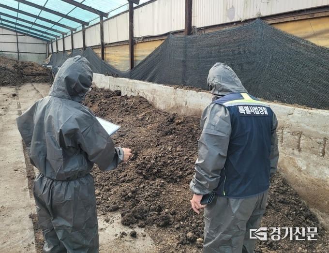 안성시는 오는 3일부터 다음달 30일까지 정부·지자체(환경부, 도․시군)와 함께 가축분뇨, 퇴비·액비 유출 등으로 인한 수질오염 및 악취 등 가축분뇨 관련 시설 운영·관리 실태에 대해 합동점검을 실시했다.(사진=안성시 제공)