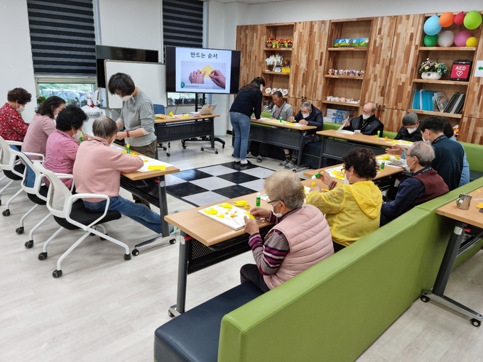 코로나로 중단됐던 강화치매안심센터 운영이 정상화됐다. ( 사진 = 강화군 제공 )