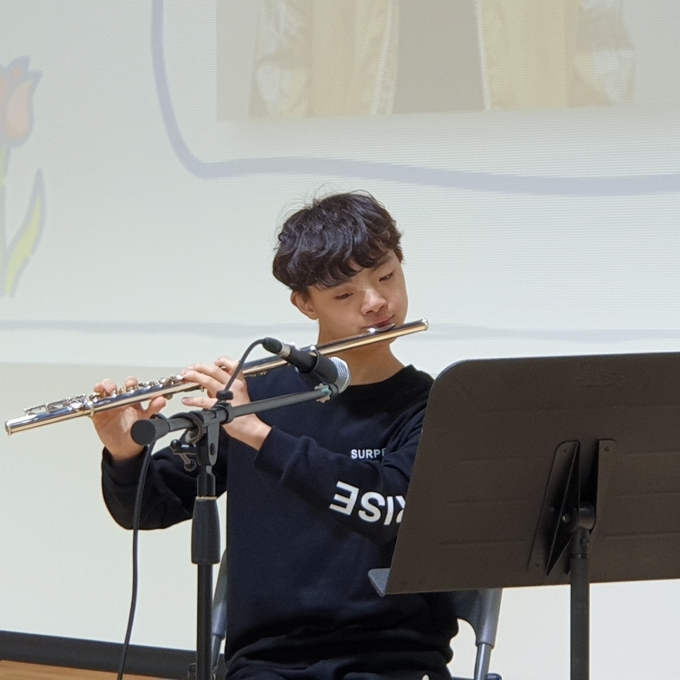 모범청소년 대상에 선정된 김영광군. ( 사진 = 인천시 제공 )