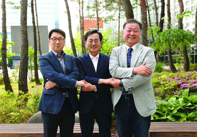 11일 김 후보 ‘동행캠프’에 따르면 김 후보와 최 시장, 김경일 파주시장 후보는 지난 10일 오후 서울 상암동 인근에서 차담회를 갖고 다시 ‘원팀’이 되기로 한뜻을 모았다. (사진=동행캠프 제공)