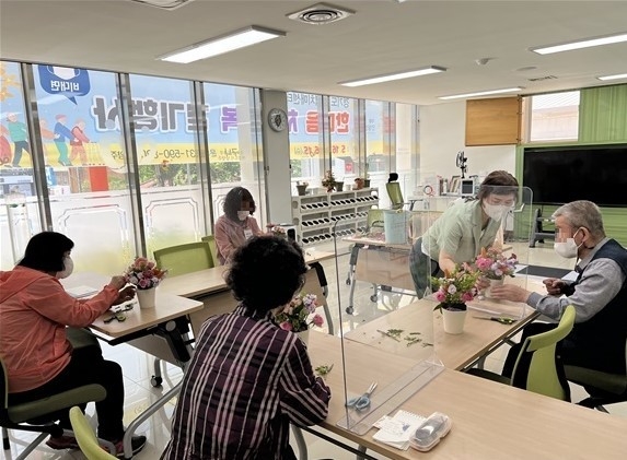 남양주보건소 치매안심센터는 코로나19 영향으로 축소·중단됐던 경증 치매 환자 대상 프로그램을 대면 방식으로 재개했다.(사진=남양주시 제공)