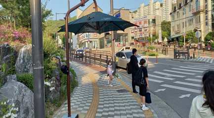 여름철 폭염대비 오포읍에서는 시민들을 위한 폭염저감시설 그늘막을 추가설치 완료했다.(사진=광주시 제공)