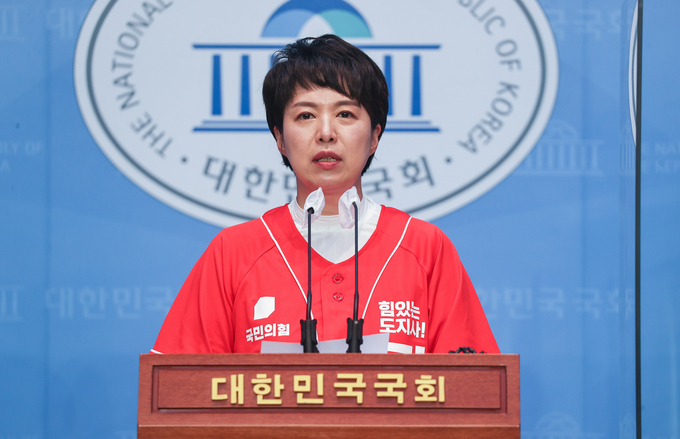 국민의힘 김은혜 경기도지사 후보가 25일 서울 여의도 국회 소통관에서 사전투표 독려 기자회견을 열고 있다. (사진=연합뉴스 제공)
