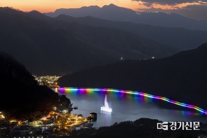 산정호수 야경. (사진=포천시 제공)