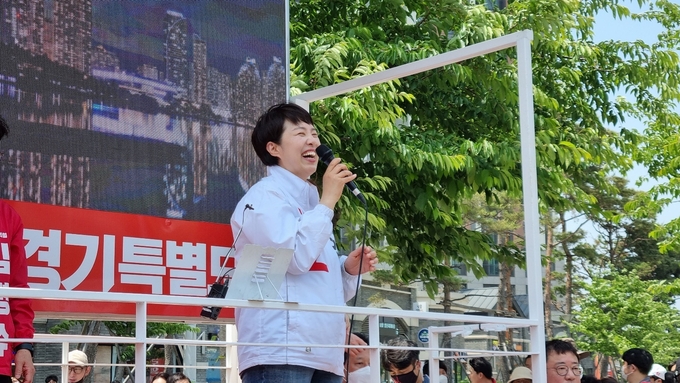 김은혜 국민의힘 경기도지사 후보는 지난 28일 김포에서 합동유세를 하고있다. (사진=허수빈 기자)
