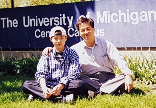 미시간 대학에서 김동연 당선인이 큰 아들과 함께 찍은 사진 (사진=김동연 동행캠프 제공)