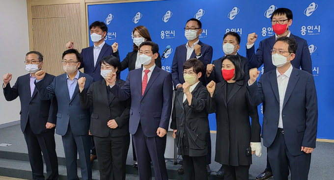 이상일 용인특례시장 당선인은 2일 용인시청 브리핑룸에서 기자회견을 갖고 있다.(사진=-최정용 기자)