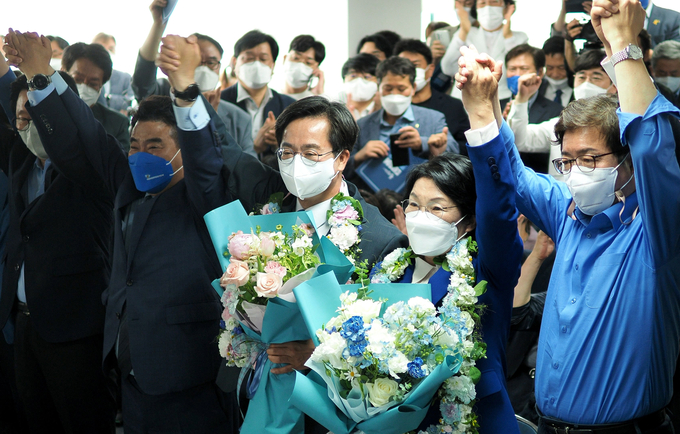 제8회 전국동시지방선거 경기도지사 선거에서 김동연 더불어민주당 후보가 밤새 피 말리는 ‘초접전’ 대결을 펼친 끝에 김은혜 국민의힘 후보를 누르고 대역전극의 주인공이 됐다. (사진=김혜진 기자)
