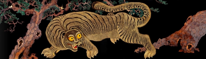 성파, 수기맹호도, 2012, 패널에 옻칠, 162x570cm, 작가 소장. (사진=국립현대미술관 제공)