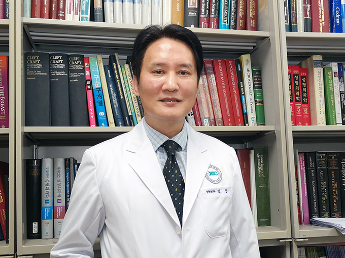 성형외과 김진 박사. (사진=분당제생병원 제공)