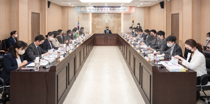 남양주시의회가 지난 지방선거에서 당선된 시의원들과 의회사무국 공무원들을 대상으로 오리엔테이션을 개최했다.(사진=남양주시의회 제공)