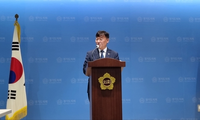 경기도의회 더불어민주당 소속 남종섭(용인4) 의원은 15일 도의회 브리핑룸에서 제11대 도의회 대표의원 선거 출마를 선언했다. (사진=허수빈 기자)