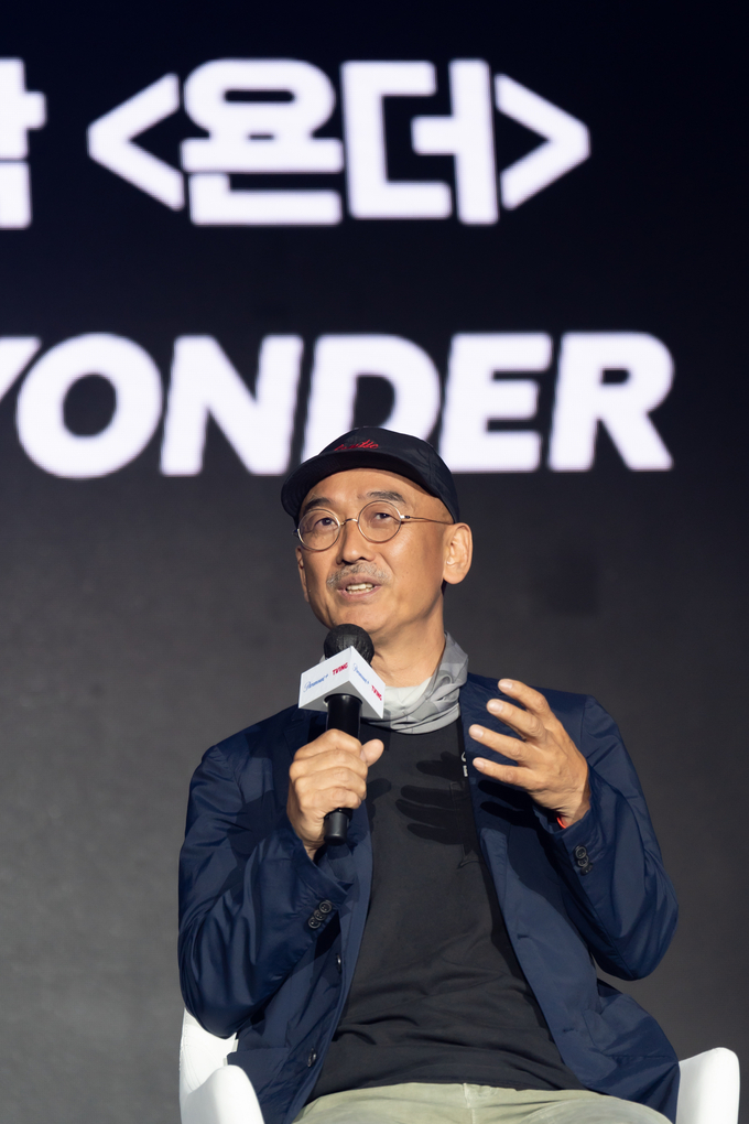 이준익 감독. (사진=티빙 제공)