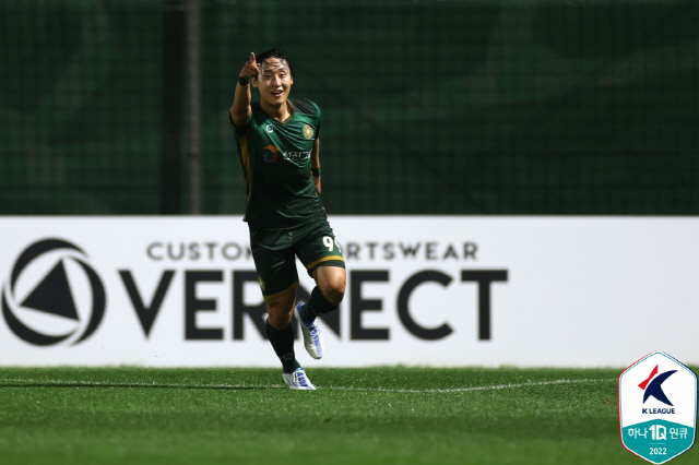 10명이 싸운 김포FC가 손석용(사진)의 멀티골 활약에 힘입어 부천FC1995를 2-1로 제압하고 8위로 도약했다. (사진=한국프로축구연맹 제공)