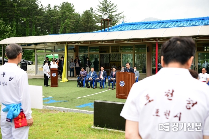 박윤국 포천시장이 축사를 하고 있다. (사진=포천시 제공)