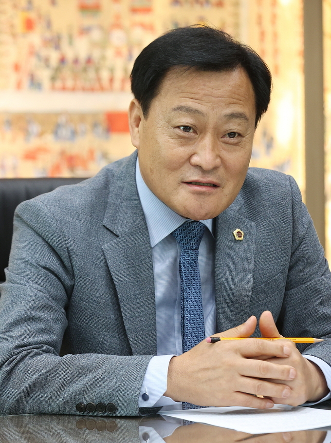 장현국 경기도의회 의장이 10대 도의회를 마무리하며 소회를 밝히고 있다. (사진=경기도의회 제공)