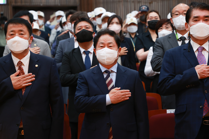 ‘6·25 전쟁 제72주년 기념식’에 참석한 주광덕 남양주시장 당선인.(사진=남양주시장직인수위 제공)