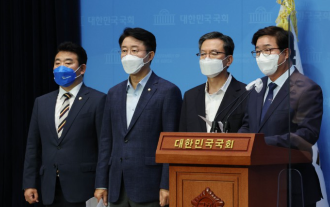 민선 8기 경기도지사직 인수위원회 측은 국가 정책과 지방 행정의 효율적 실행과 균형발전을 위해 경기도지사의 국무회의 배석은 꼭 필요하다며 중앙 정부에 강력하게 촉구했다. (사진=연합뉴스 제공)