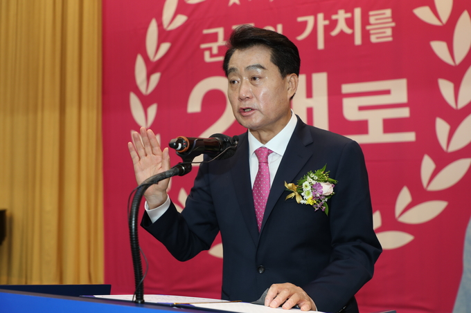 취임 선서를 하고 있는 하은호 군포시장.(사진=군포시 제공)
