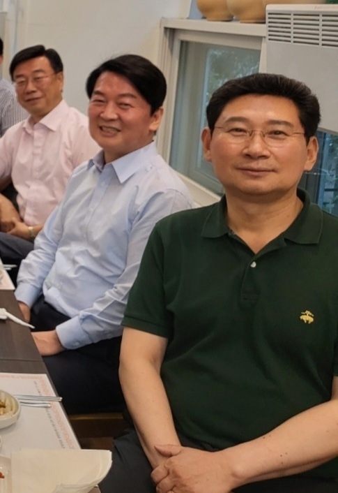 용인시는 이상일 용인특례시장이 지난 2일 신상진 성남시장과 국민의힘 안철수 국회의원(분당을)을 만나 용인과 성남의 협력방안 등을 논의했다.(사진=용인시 제공)