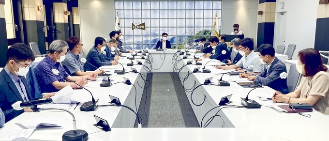 김병수 김포시장이 취임 이후 첫 간부회의를 주재하고 있다. (사진=김포시 제공)