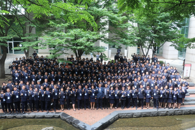 경기도 소방재난본부는 6~7일 광주시 소재 곤지암리조트에서 '2022년 의용소방대 대장 연수회'를 진행했다.