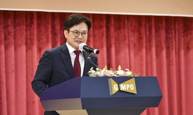 민선8기 김포시 김병수 시장이 취임식에서 인사말과 함께 미래비젼에 대한 설명을 하고 있다. (사진=김포시 제공)
