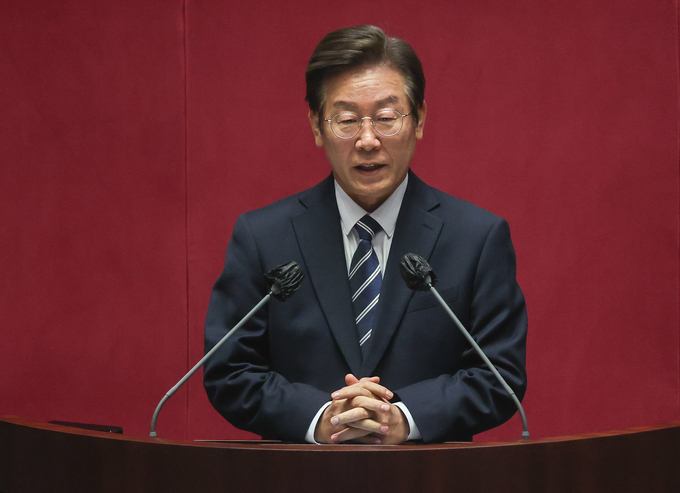 더불어민주당 이재명 의원이 4일 오후 국회에서 열린 제398회 국회(임시회) 제1차 본회의에서 인사말을 하고 있다. (사진=연합뉴스 제공)