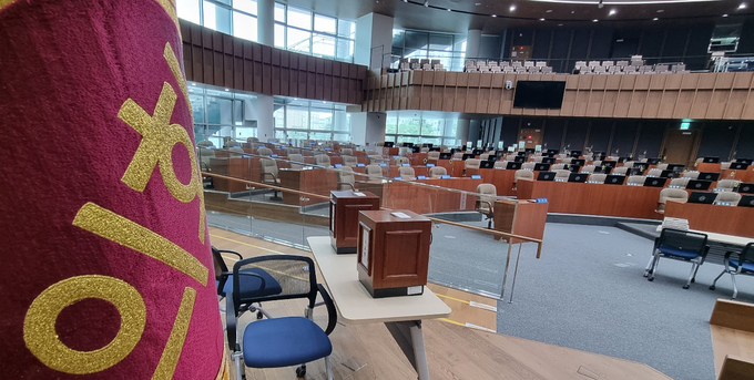 12일 11대 경기도의회 첫 임시회 본회의가 정회된 이후 비어있는 본회의장. (사진=허수빈 기자) 