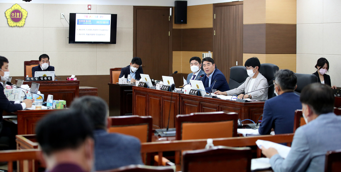 14일 인천시의회 건설교통위원회는 '2030 인천시 도시‧주거 환경정비기본계획 변경안 의견청취'를 진행했다. ( 사진 = 인천시의회 제공 )