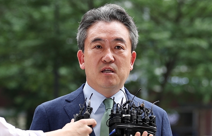 지난 5일 국가경찰위원회에 출석하며 취재진에게 소감을 밝히고 있는 윤희근 경찰청장 후보자. (사진=연합뉴스 제공)