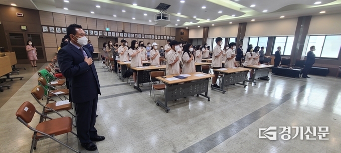 포천시청 3층 대회의실에서 ‘제2기 포천시 새마을청소년봉사단 발대식’이 열리고 있다. (사진=문석완 기자)
